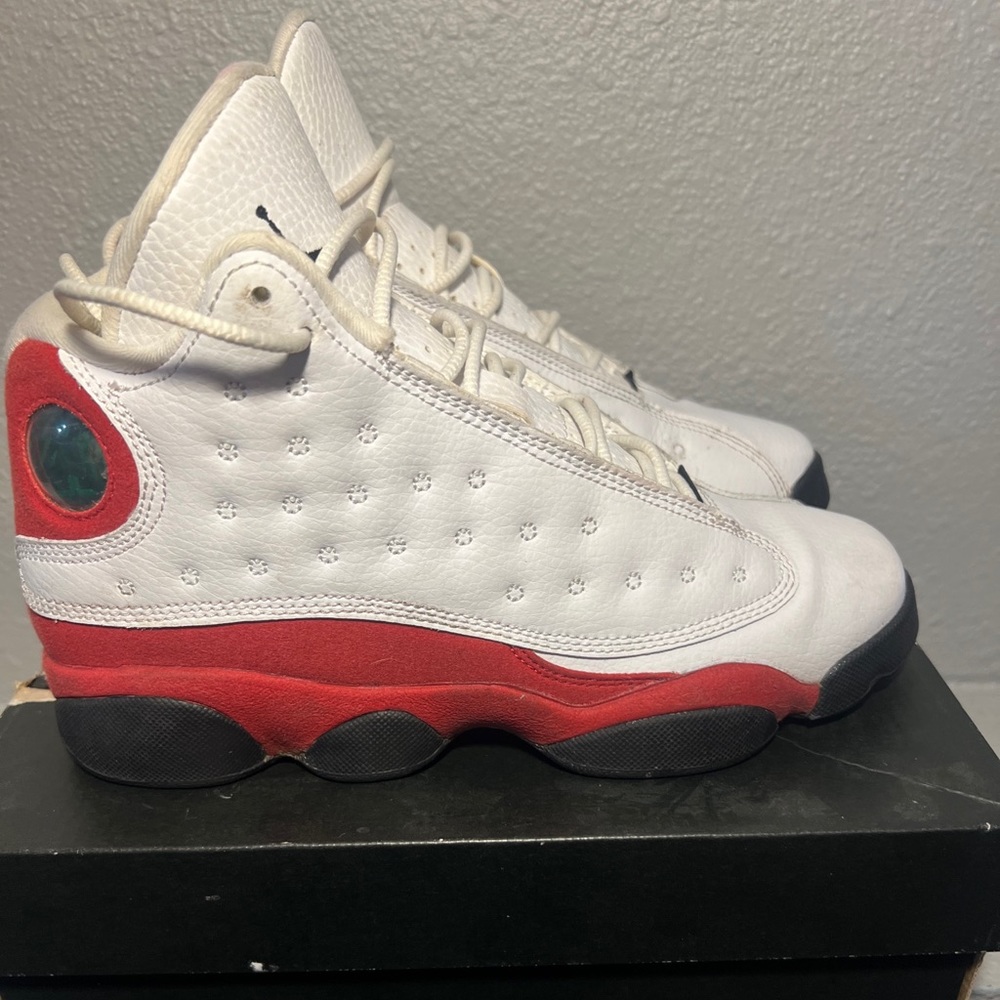 Preowned size 5Y Jordan Retro 13